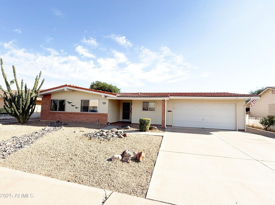 10223 W Andover Ave in Sun City, AZ - Building Photo