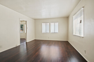 6607-6611 Brynhurst Ave in Los Angeles, CA - Building Photo - Interior Photo