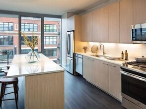 205 S Peoria St in Chicago, IL - Building Photo - Building Photo