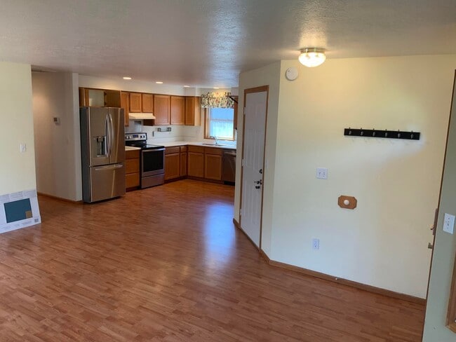 property at 515 Oakdale Ave