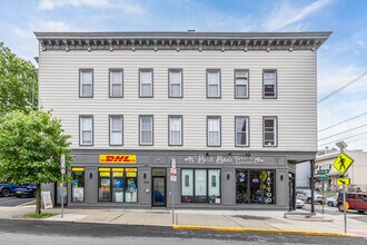 1076 Summit Ave in Jersey City, NJ - Building Photo - Building Photo