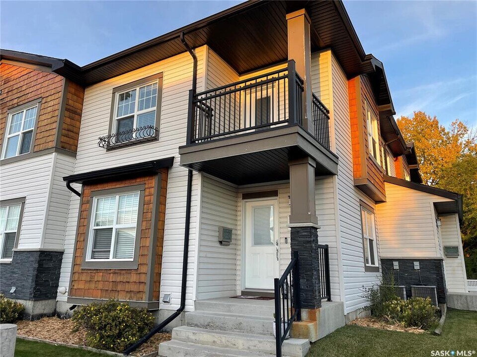 2315 McClocklin Rd in Saskatoon, SK - Building Photo