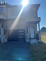 153 Dunnigan Dr in Kitchener, ON - Building Photo