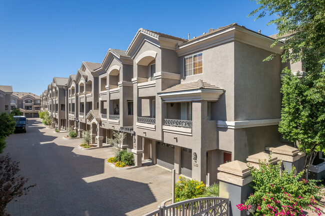 Villas At Stonecreek in Phoenix, AZ - Building Photo - Primary Photo