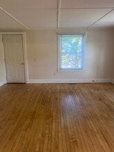 360 Maple St in Bangor, ME - Building Photo - Building Photo