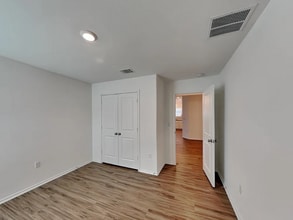 15080 Steinbeck Dr in Austin, TX - Building Photo - Building Photo