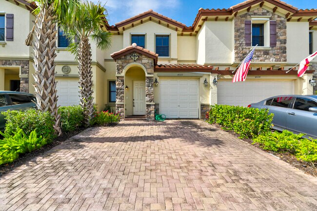 property at 4022 Devenshire Ct