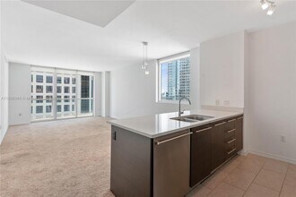 500 Brickell Ave in Miami, FL - Building Photo - Building Photo
