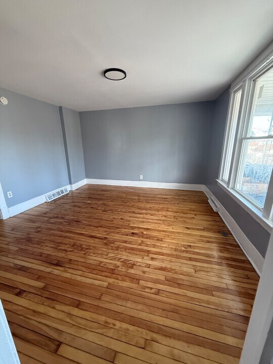 912 Saratoga St in Utica, NY - Foto de edificio