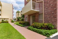 1810 New Palm Way - 30