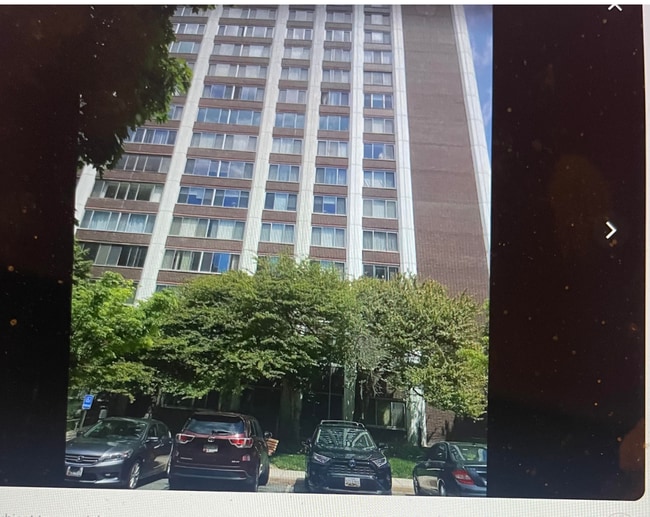 11801 Rockville Pike, Unit 714 in North Bethesda, MD - Foto de edificio - Building Photo