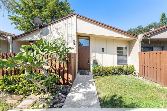 22289 Timberly Dr in Boca Raton, FL - Building Photo - Building Photo