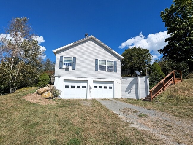 7778 Whitehead Hill Rd in Bradford, NY - Foto de edificio - Building Photo