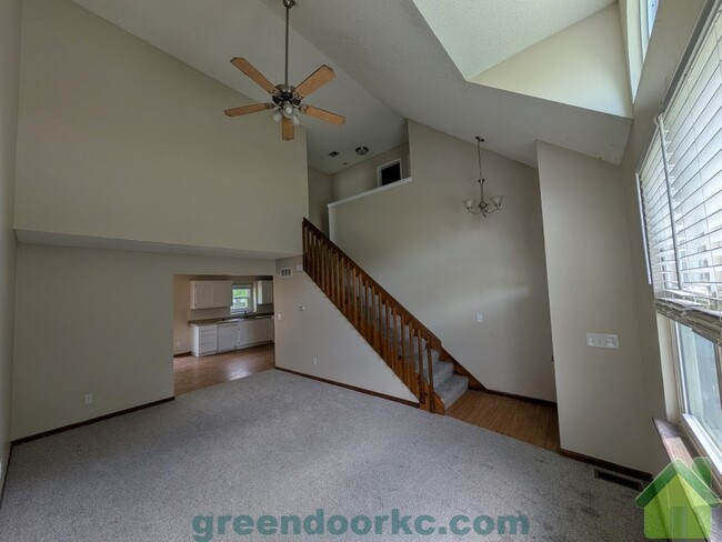 514 Kenneth Ln in Belton, MO - Building Photo - Building Photo