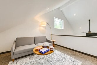 311 Skate Creek Rd N in Ashford, WA - Building Photo - Building Photo