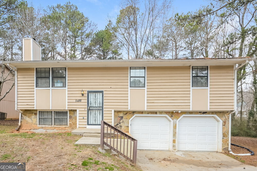 5492 Mallard Trail in Lithonia, GA - Building Photo