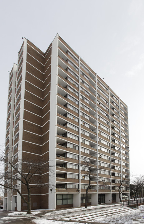 Edgeley Village Driftwood in Toronto, ON - Building Photo