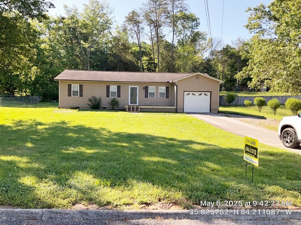 103 Mapletree Ln in Lenoir City, TN - Building Photo