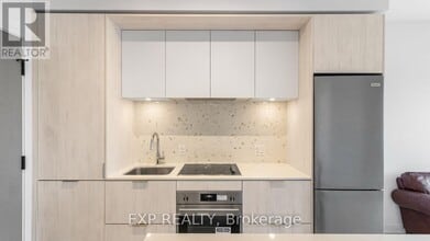 130 River St in Toronto, ON - Building Photo - Building Photo