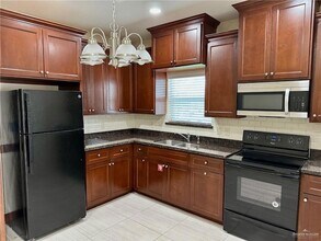 2611 E Eisenhower Ave in Mission, TX - Building Photo - Building Photo