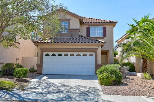 135 Pebble Ridge Rd in Henderson, NV - Building Photo - Building Photo
