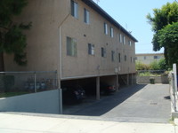 6923 Morella Ave in North Hollywood, CA - Foto de edificio - Building Photo