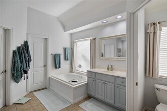 1805 Paddington Ct in Arlington, TX - Building Photo - Building Photo