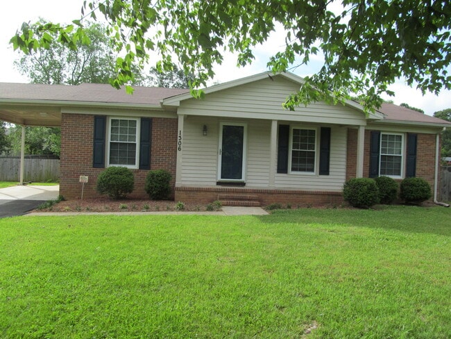 1306 Vestal Rd in Rural Hall, NC - Building Photo - Building Photo