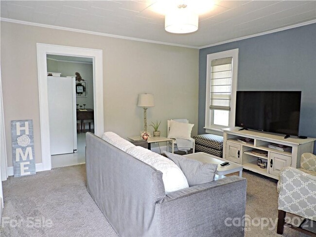 property at 317 W 12th St