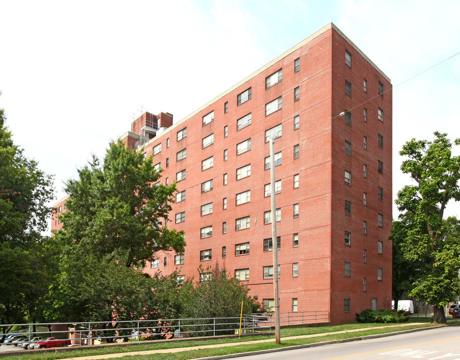 Roland View Towers SENIOR HOUSING in Baltimore, MD - Building Photo