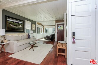 124 Hart Ave in Santa Monica, CA - Building Photo - Building Photo