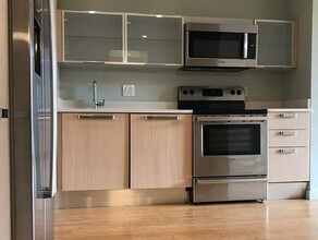 691 Massachusetts Ave, Unit 206 in Boston, MA - Building Photo - Building Photo