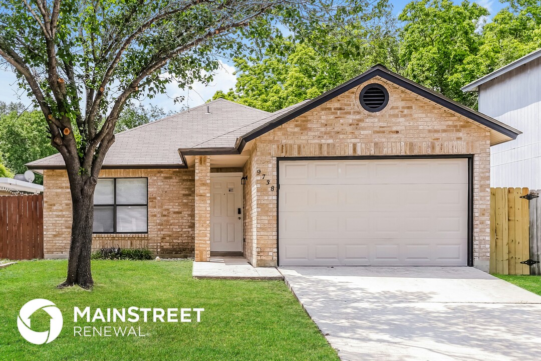 9738 Green Plain Dr in San Antonio, TX - Building Photo