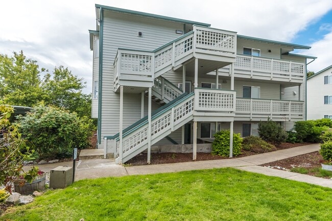property at 485 SW Bayshore Dr