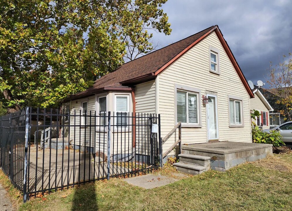 12375 Prospect Ave in Warren, MI - Building Photo