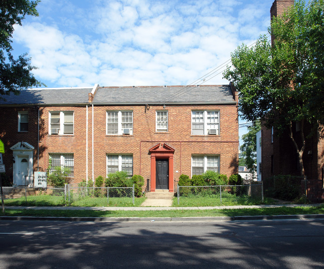 3418 Minnesota Ave SE in Washington, DC - Building Photo - Building Photo