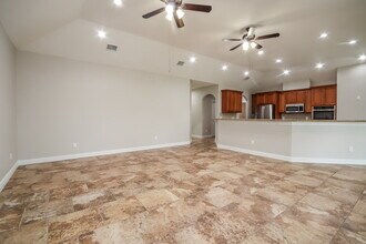 610 New London Dr in League City, TX - Building Photo - Building Photo