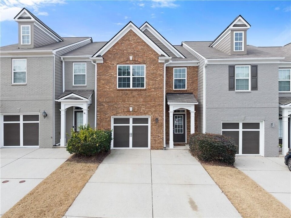 5165 Sherwood Way in Cumming, GA - Building Photo