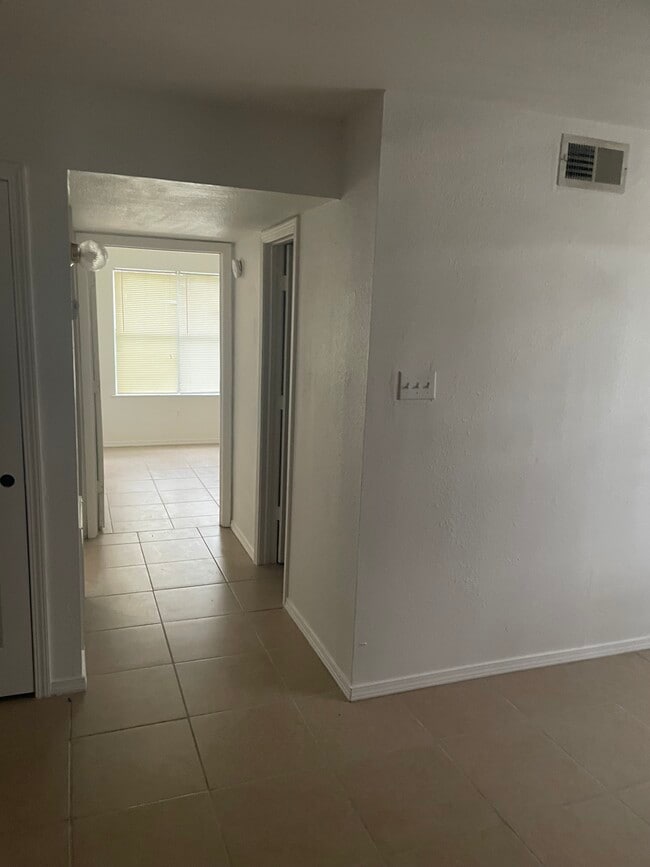 1638 Starboard Dr, Unit South Highland in Baton Rouge, LA - Foto de edificio - Building Photo