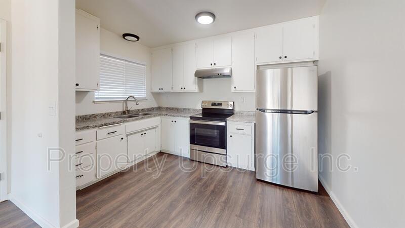 1945 9th St in Redding, CA - Building Photo
