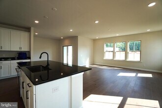 612 America Dr in Horsham, PA - Building Photo - Building Photo