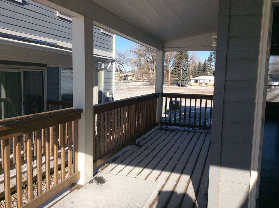 823 2nd St E in Dickinson, ND - Building Photo