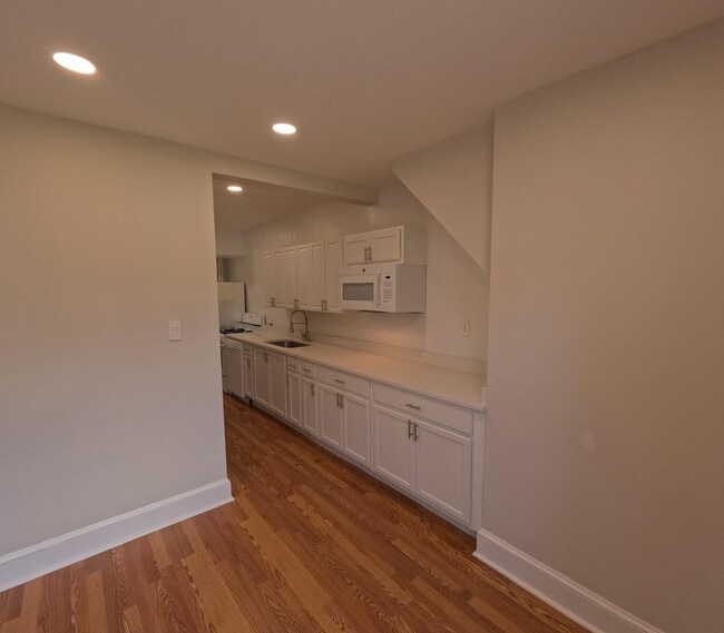 4317 River Rd NW, Unit apt 2