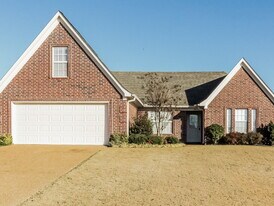 35 Willow Crest Dr in Oakland, TN - Building Photo