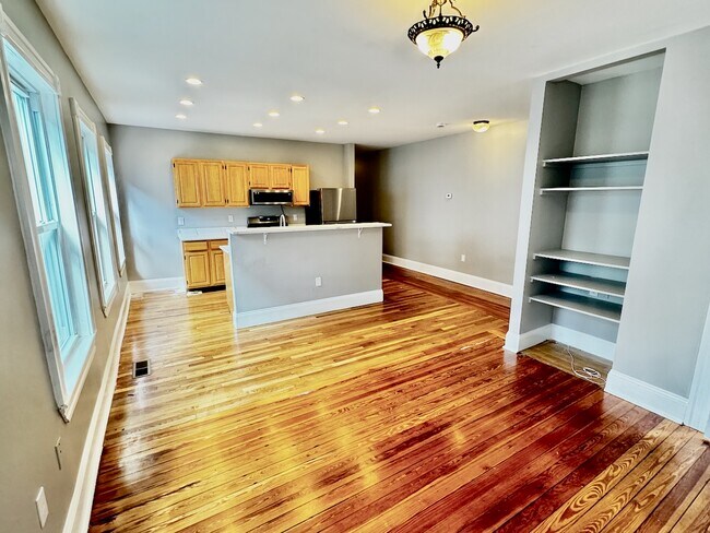 33 Adamson St, Unit #1 in Boston, MA - Building Photo - Building Photo