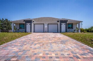 2425 Mansfield Ave S in Lehigh Acres, FL - Building Photo