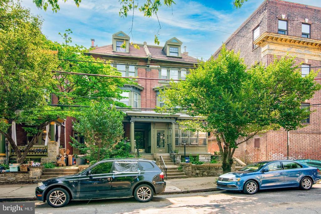 257 S 46th St in Philadelphia, PA - Building Photo
