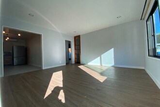 8591 Higuera St in Culver City, CA - Building Photo - Building Photo