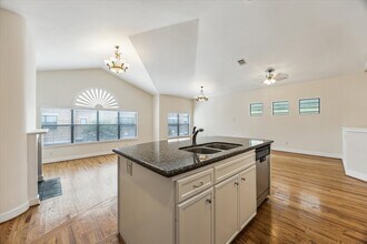 9829 Riddlelink Ln in Houston, TX - Building Photo - Building Photo