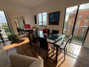 711 Biltmore Way in Coral Gables, FL - Building Photo - Building Photo